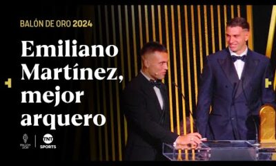 DIBU MARTÃNEZ recibiÃ³ el TROFEO YASHIN al MEJOR ARQUERO de manos de LAUTARO MARTÃNEZ