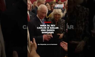 Mira al rey Carlos III bailar una danza samoana