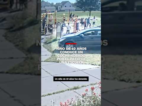 Niño de 10 años conduce un coche robado por el patio de una escuela Niño de 10 años conduce un coche robado por el patio de una escuela