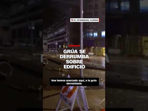 Video muestra una grúa colapsada sobre un edificio Video muestra una grúa colapsada sobre un edificio