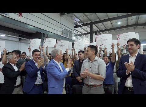 Claudio Poggi participa de la entrega de diplomas en la UPrO de Tilisarao