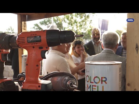 Claudio Poggi visita emprendedores de ‘Mi Próximo Paso’ en La Calera