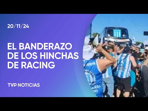 Copa Sudamericana: banderazo de los fanáticos de Racing en Aeroparque