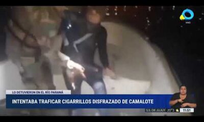 El hombre camalote: detuvieron a un contrabandista en el Paraná