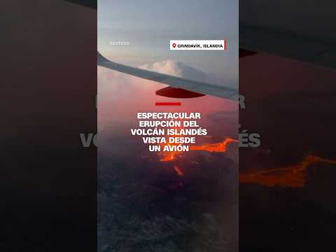 Espectacular erupción del volcán islandés desde un avión