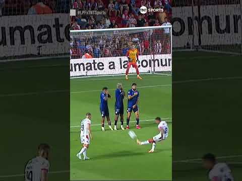 La seÃ±ora metiÃ³ cuernitos en el tiro libre de Newell’s y funcionÃ³ ð