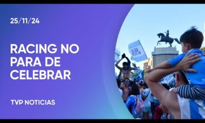 Los festejos de Racing no se detienen tras consagrarse en la Copa Sudamericana