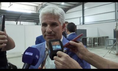 Poggi habla con la prensa sobre las viviendas