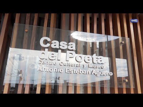 Claudio Poggi entrega escrituras en la Casa del Poeta de Merlo Claudio Poggi entrega escrituras en la Casa del Poeta de Merlo