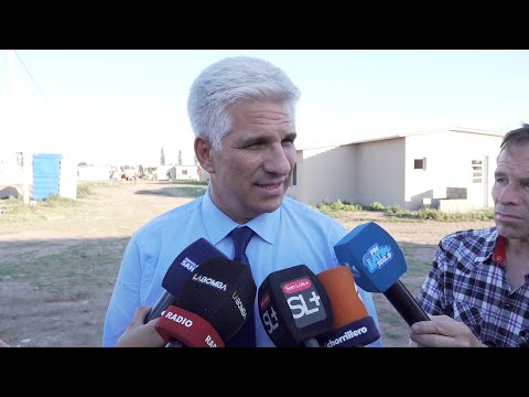 Claudio Poggi habla con la prensa sobre Calle Angosta