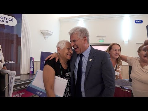 Claudio Poggi participa de ‘Escriturá tu Casa’ en Villa Mercedes Claudio Poggi participa de ‘Escriturá tu Casa’ en Villa Mercedes