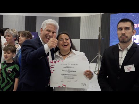 Claudio Poggi participa de la entrega de diplomas en UPrO de Merlo