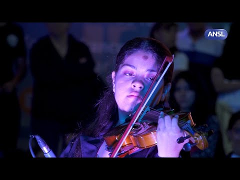 Notas a artistas que participaron de la Gala Navideña en la EDIRO