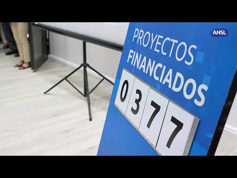 Claudio Poggi participa de entrega de créditos ONG en Villa Mercedes Claudio Poggi participa de entrega de créditos ONG en Villa Mercedes