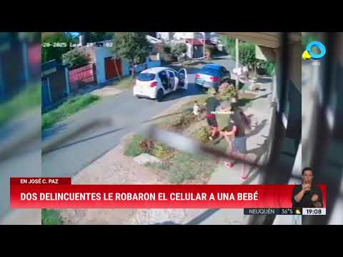 Delincuentes le robaron el teléfono a una bebé