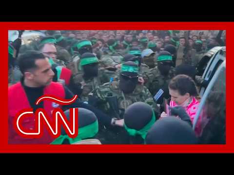 Hamas libera a tres rehenes israelíes tras iniciar el alto el fuego Hamas libera a tres rehenes israelíes tras iniciar el alto el fuego