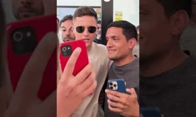 TODOS quieren una foto o un autÃ³grafo de Ander Herrera ðµð¡