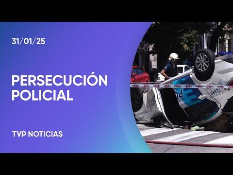 CABA: un patrullero de La Bonaerense en persecución volcó en Barracas CABA: un patrullero de La Bonaerense en persecución volcó en Barracas