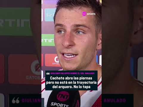 “CACHETE ABRE LAS PIERNAS PERO NO ESTÃ EN LA TRAYECTORIA DEL ARQUERO. NO LO TAPA”