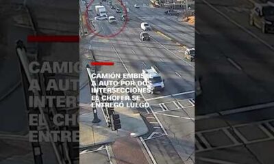 Camión embiste a auto por dos intersecciones; el chofer se entregó luego