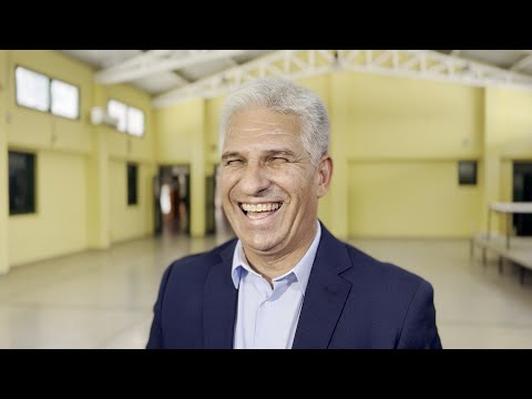 Claudio Poggi habla con la prensa sobre el inicio de clases