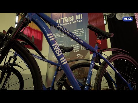 Claudio Poggi hizo la primera entrega de bicicletas en Fraga