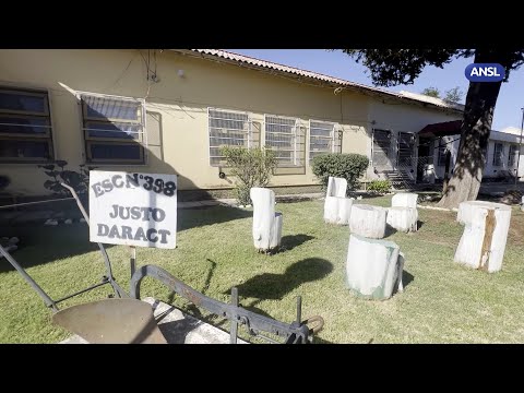Claudio Poggi inspeccionó las obras en la escuela N°398 ‘Justo Daract’