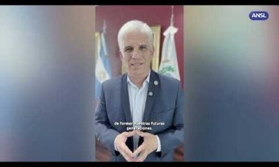 Claudio Poggi saluda a comunidad educativa