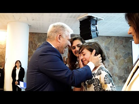 Claudio Poggi sobre Entrega de Decretos de Readjudicación y Regularización Dominial