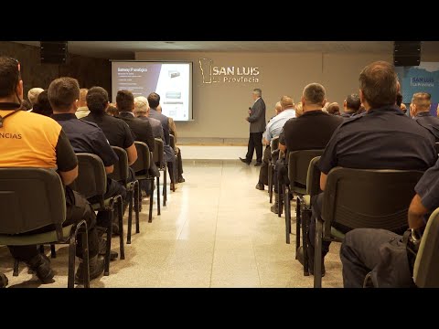 El gobernador Poggi firmó el decreto que oficializa el Sistema de Comunicación ‘Misión Crítica’