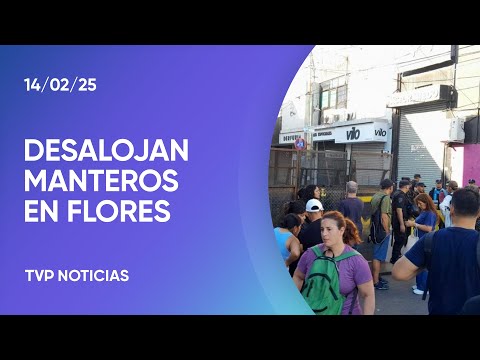 En megaoperativo, desalojan manteros en Flores