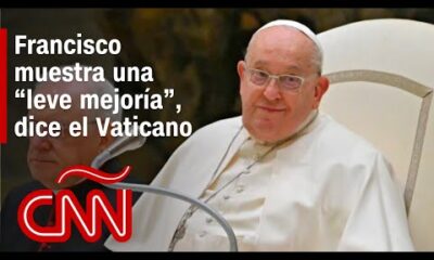 Papa Francisco está “estable” y sus análisis muestran “leve mejoría” en su salud, dice el Vaticano