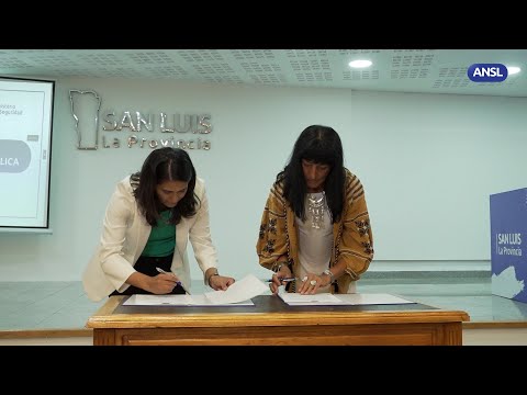 Roxanna Camiletti, Decana de la FCEJS