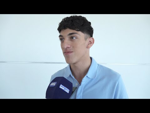 Santino, beneficiario de la ‘Beca al Mérito’