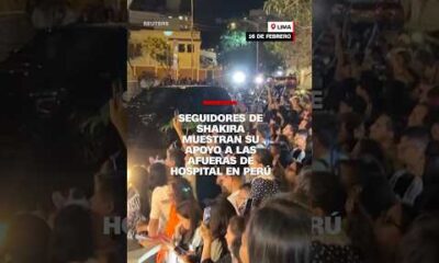 Seguidores de Shakira muestran su apoyo a las afueras de hospital en Perú