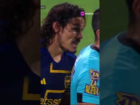 Cavani controló con mucha clase en el área pero erró en la definición ââ½ Cavani controló con mucha clase en el área pero erró en la definición ââ½