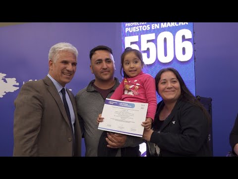 Claudio Poggi felicitó a los más de 600 emprendedores que recibieron apoyo económico del Gobierno