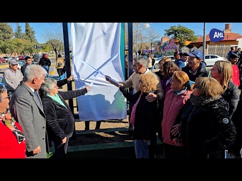 El Gobernador acompañó a vecinos del barrio Los Álamos en la reinauguración de su plaza