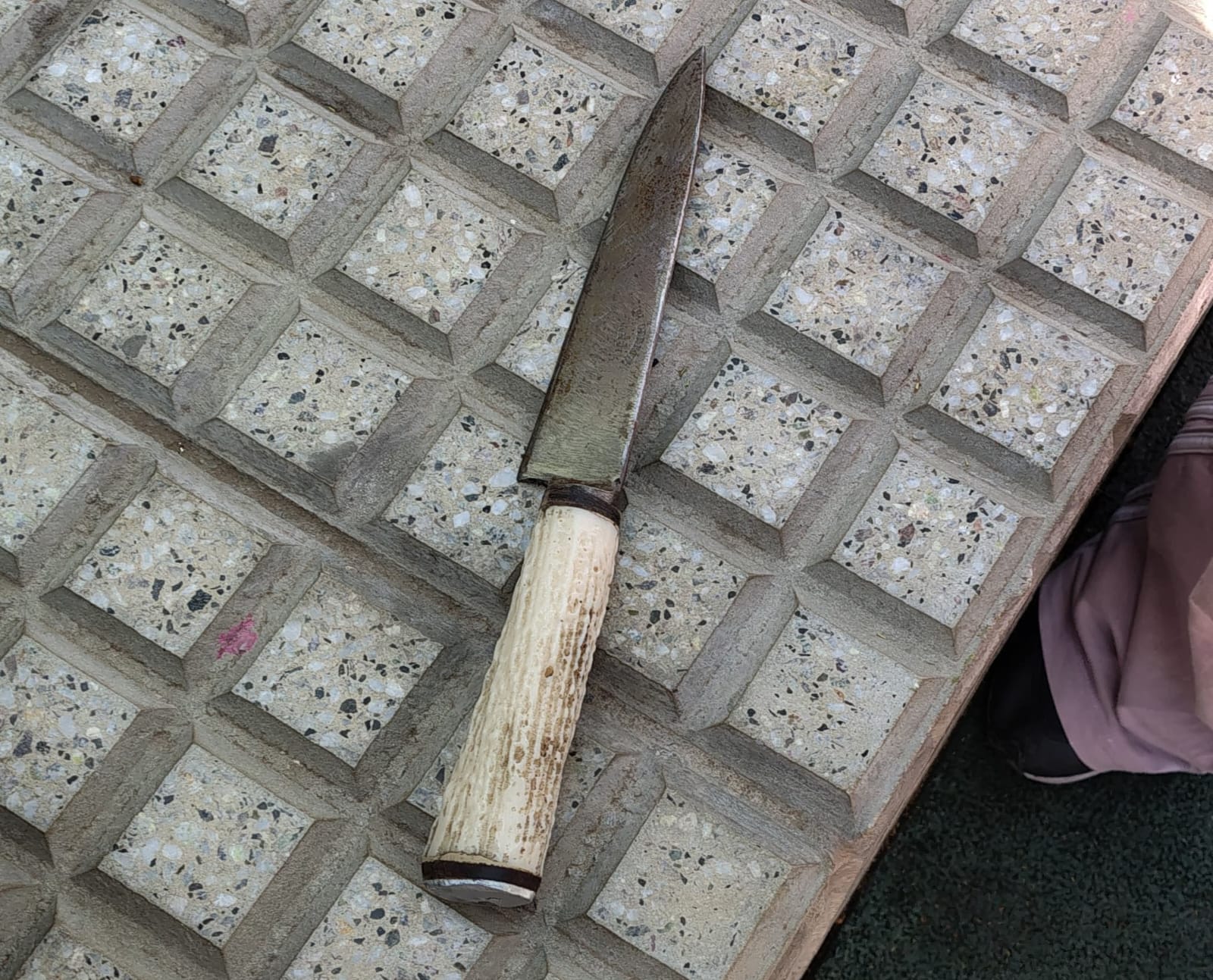 Bronca, corridas y cuchillo en mano: Villa Mercedes fue escenario de dos violentas peleas en la calle Bronca, corridas y cuchillo en mano: Villa Mercedes fue escenario de dos violentas peleas en la calle