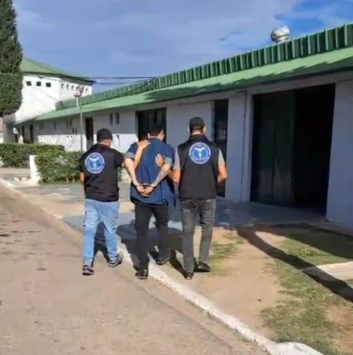 La Justicia Federal revocó una prisión domiciliaria de un sujeto por una causa de drogas y lo envió a la cárcel