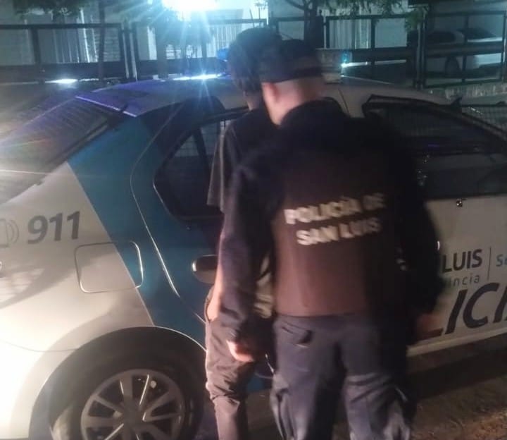 Villa Mercedes: demoraron a un joven sindicado de haber sustraído elementos de una propiedad