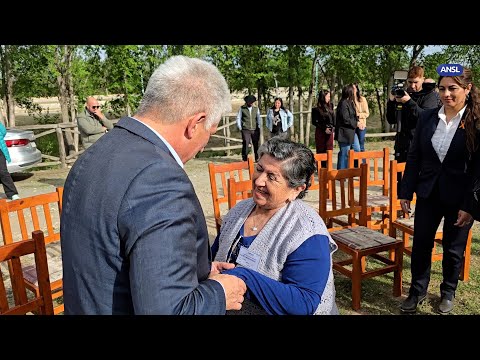 El gobernador Claudio Poggi compartió la emotiva entrega de vivienda a la familia de Saladillo El gobernador Claudio Poggi compartió la emotiva entrega de vivienda a la familia de Saladillo