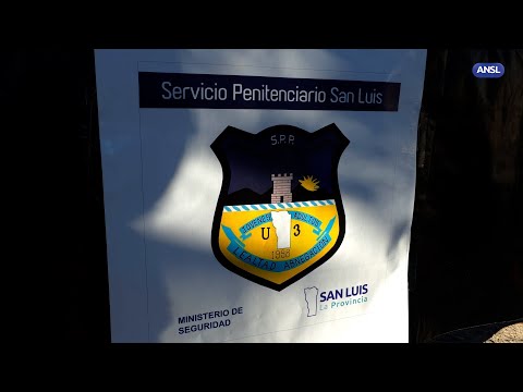 Poggi inauguró un centro de ventas y una planta purificadora en la Penitenciaría