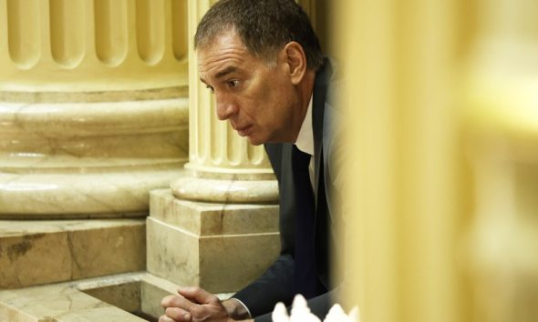 Caputo ahora analiza un canje porque todavía no tiene los dólares para pagar la deuda