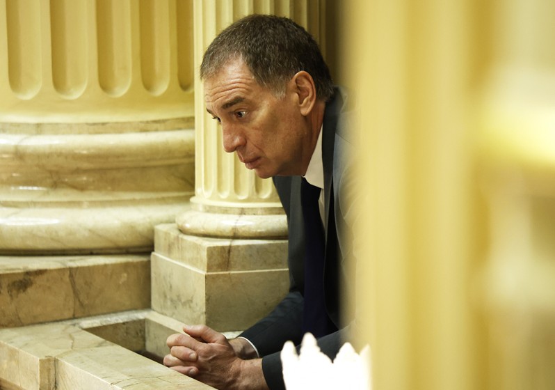 Caputo ahora analiza un canje porque todavía no tiene los dólares para pagar la deuda