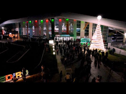 Con una gala única y el tradicional encendido del árbol navideño, la EDIRO celebró su 13 aniversario Con una gala única y el tradicional encendido del árbol navideño, la EDIRO celebró su 13 aniversario