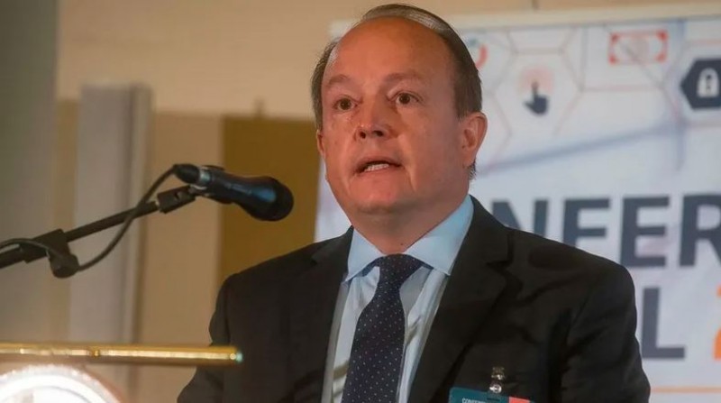 Cottani cuestionó a Caputo por no acumular reservas: «la estabilidad es ilusoria»