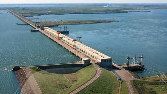 El Gobierno lanzó la licitación para concesionar un tramo de la hidrovía hasta febrero del 2026