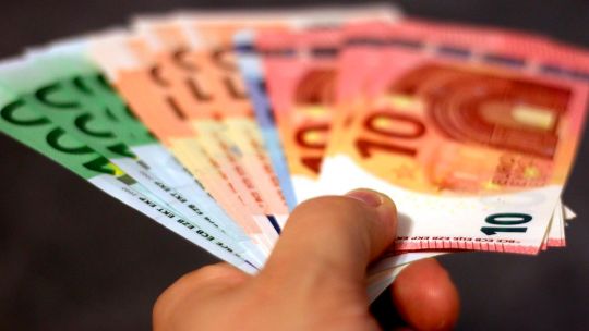 Euro hoy y euro blue hoy, EN VIVO: el minuto a minuto de la cotización de este jueves 25 de diciembre de 2025