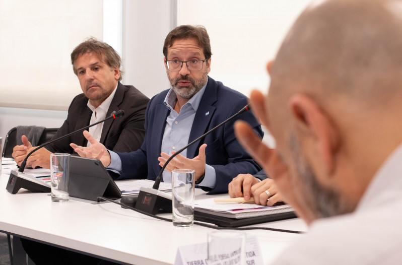 La economía volvió a caer en octubre y empieza a dar señales de agotamiento